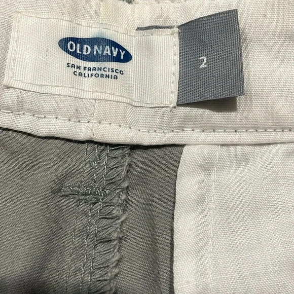 size 2 gray 7” Old Navy Chino shorts - Picture 4 of 8